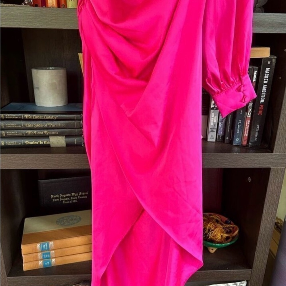 NWT GiGi’s Elegant Hot Pink One-Shoulder Dress XS - Picture 6 of 10